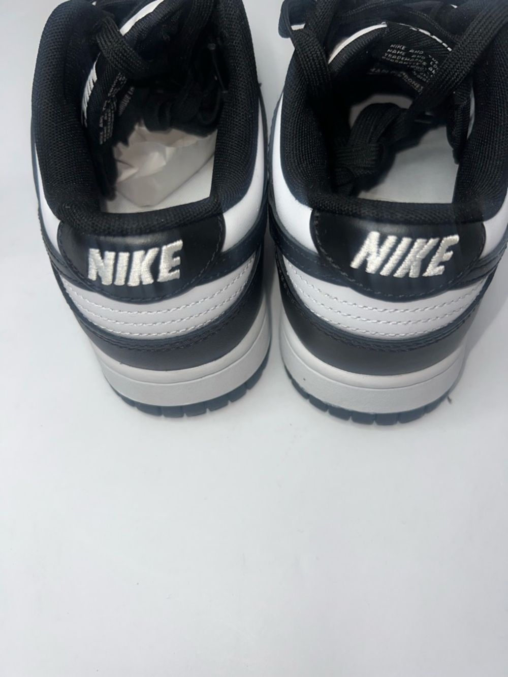 Men's Nike Dunk Low Pandas Sneakers size 6 - Picture 2 of 9
